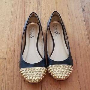US 6 Black and Gold Flats